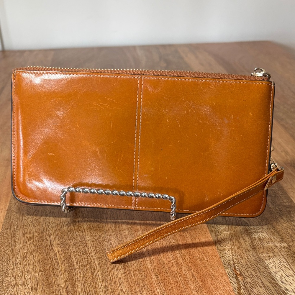Lecxci Tan Leather Wristlet
